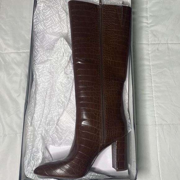 Brand new Never worn chocolate croc boots - Picture 3 of 3